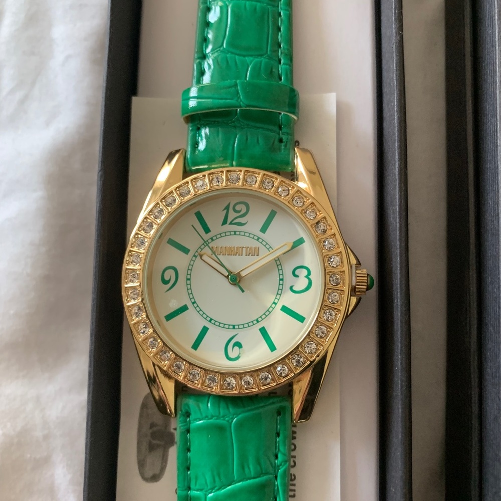 NWT Manhattan by Crotan Ladies Quartz Watch, Genuine leather band, Green